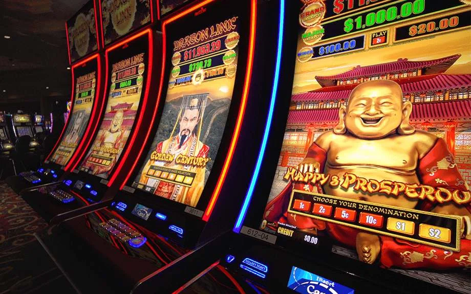 Máquinas tragamonedas con luces brillantes y jackpots
